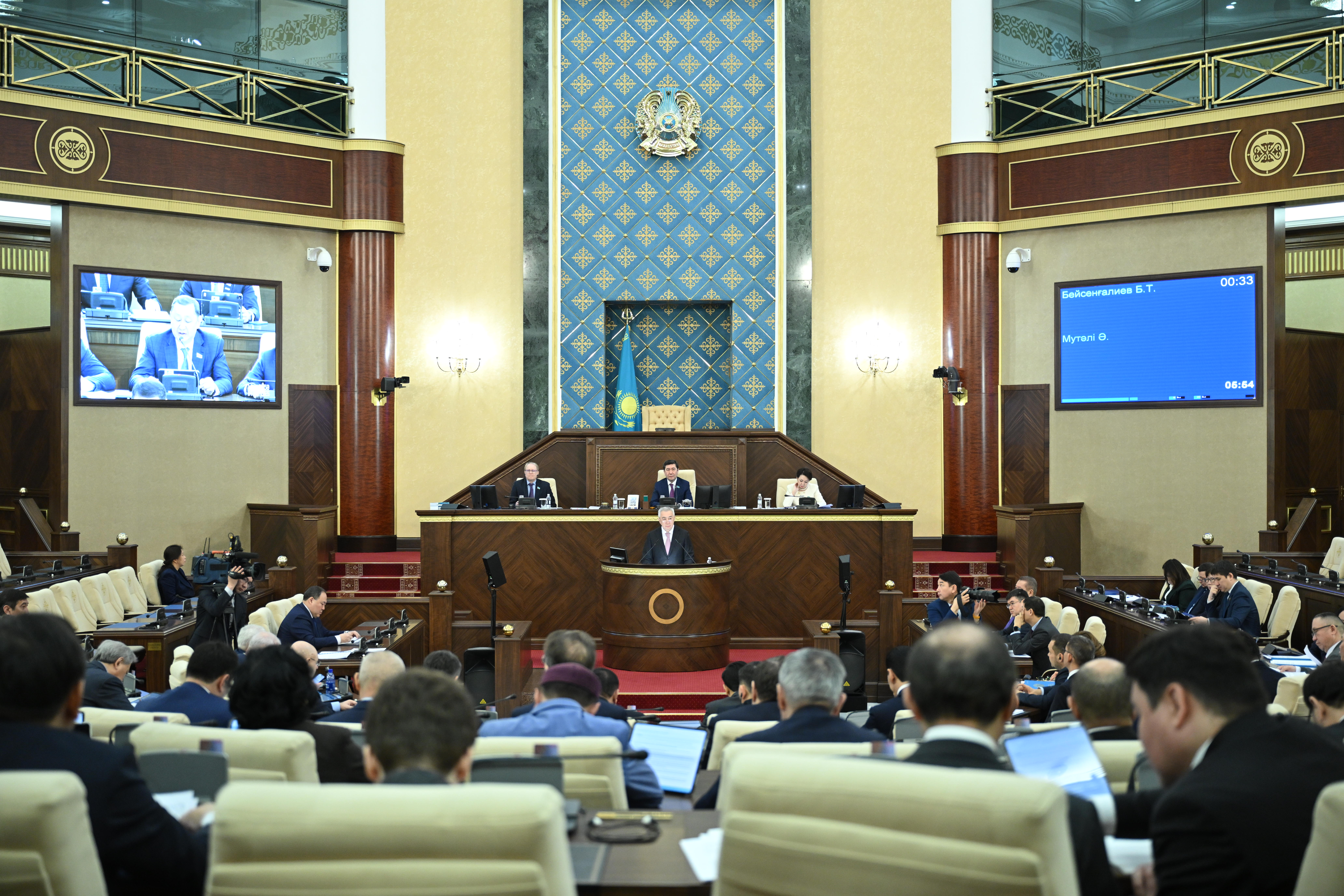 Казахстан получит финансирование Всемирного банка на проекты в области дорожного строительства, железных дорог и энергетики.