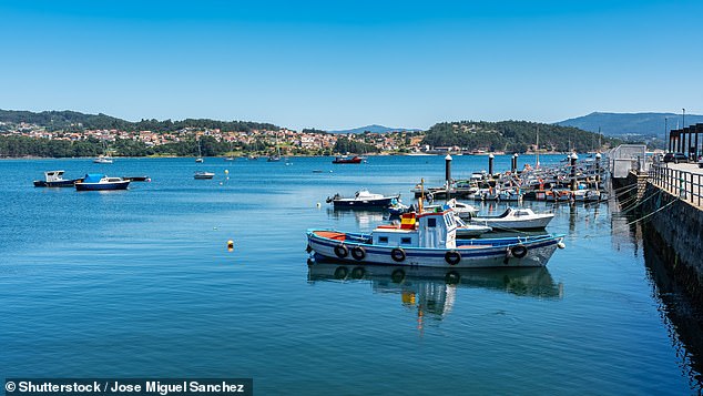 Він може похвалитися краєвидами узбережжя, ділянками піщаних пляжів і навіть має «секретний» острів